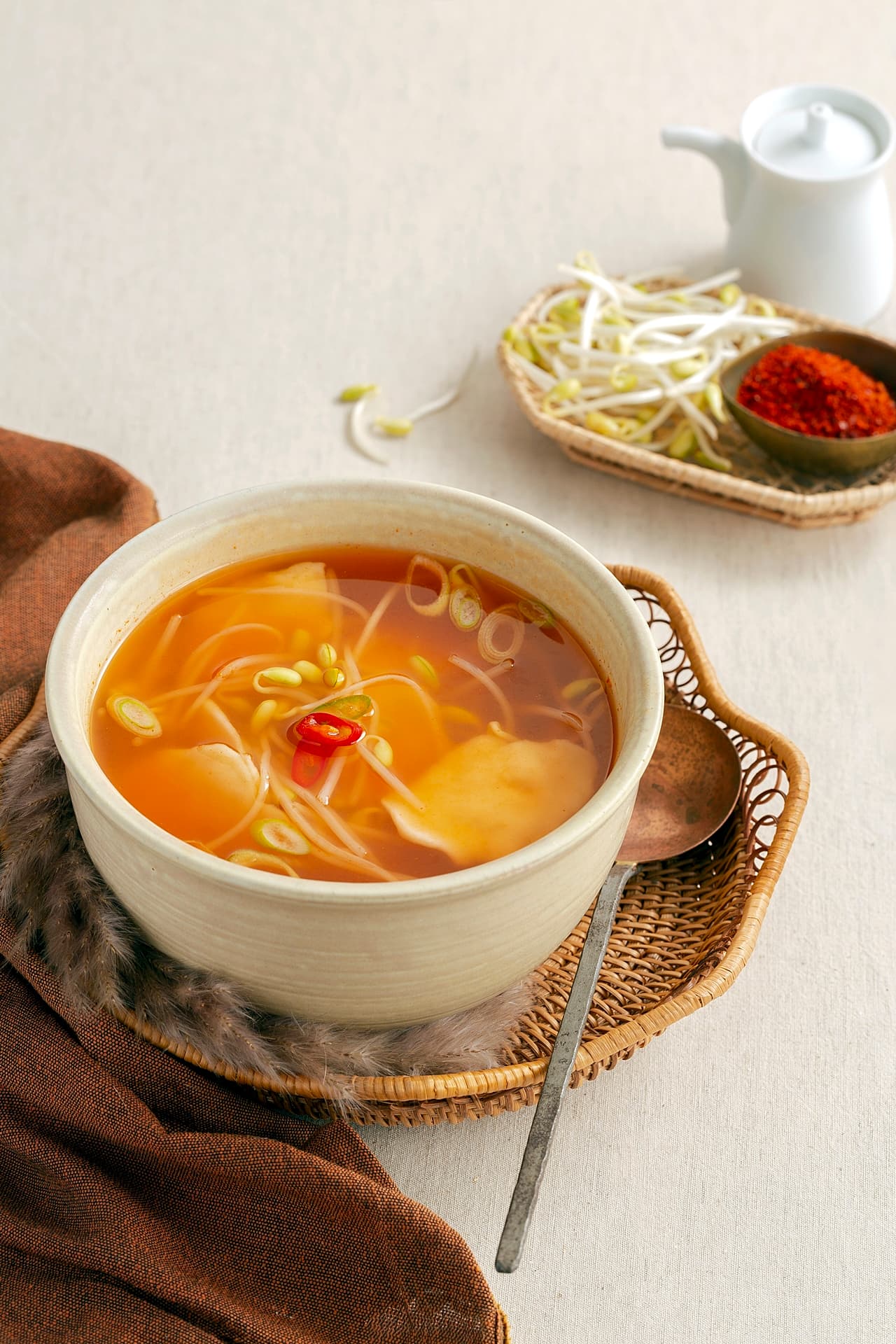 얼큰 콩나물 수제비